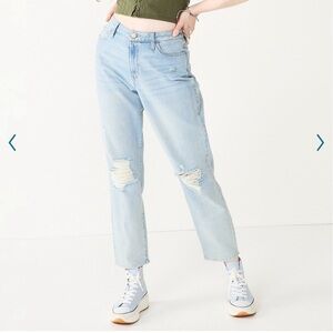 NWT SO Mom Distressed Jeans Size 5